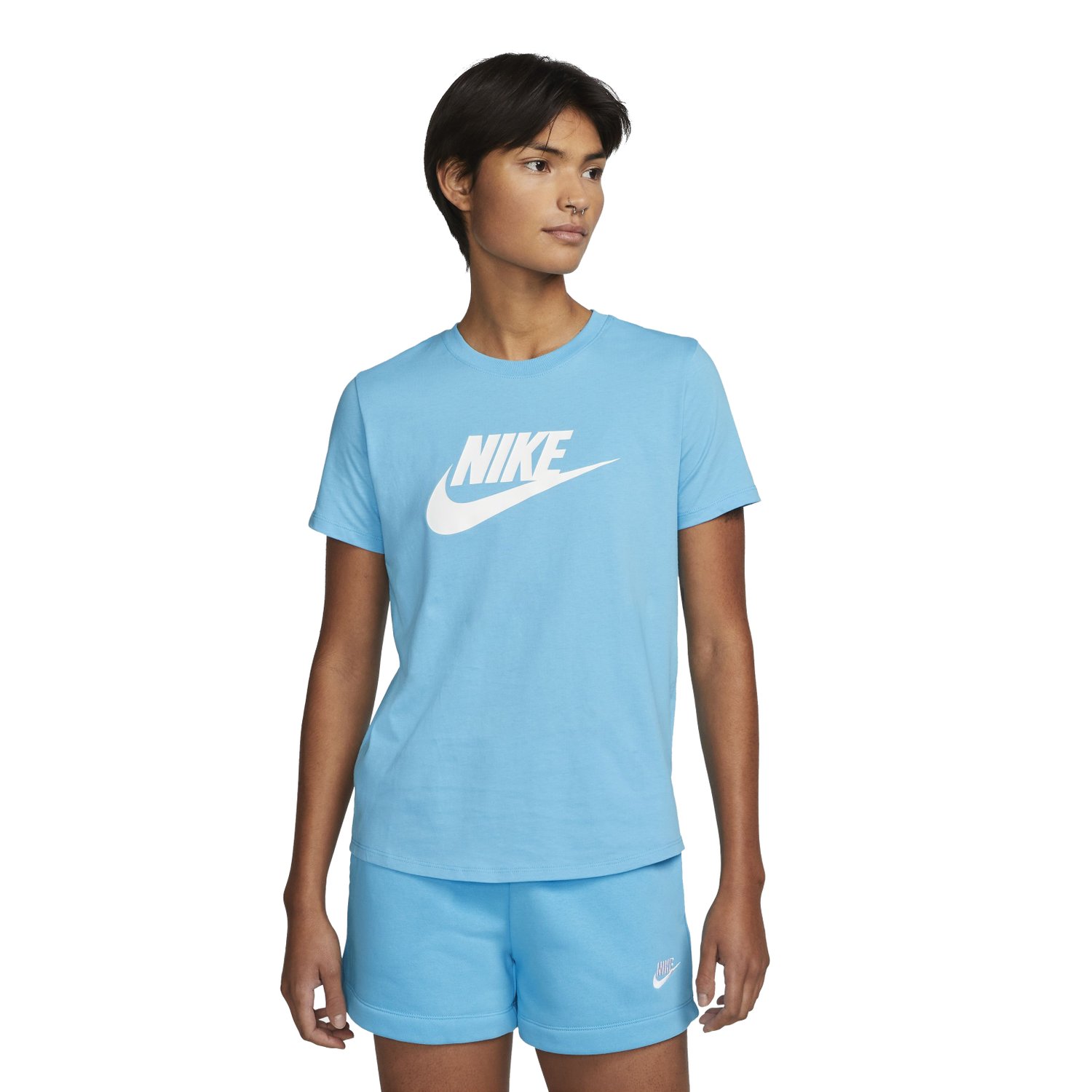 Women's Sportswear Essentials Outfit  Roupas esportivas nike, Nike  sportswear, Adidas feminino