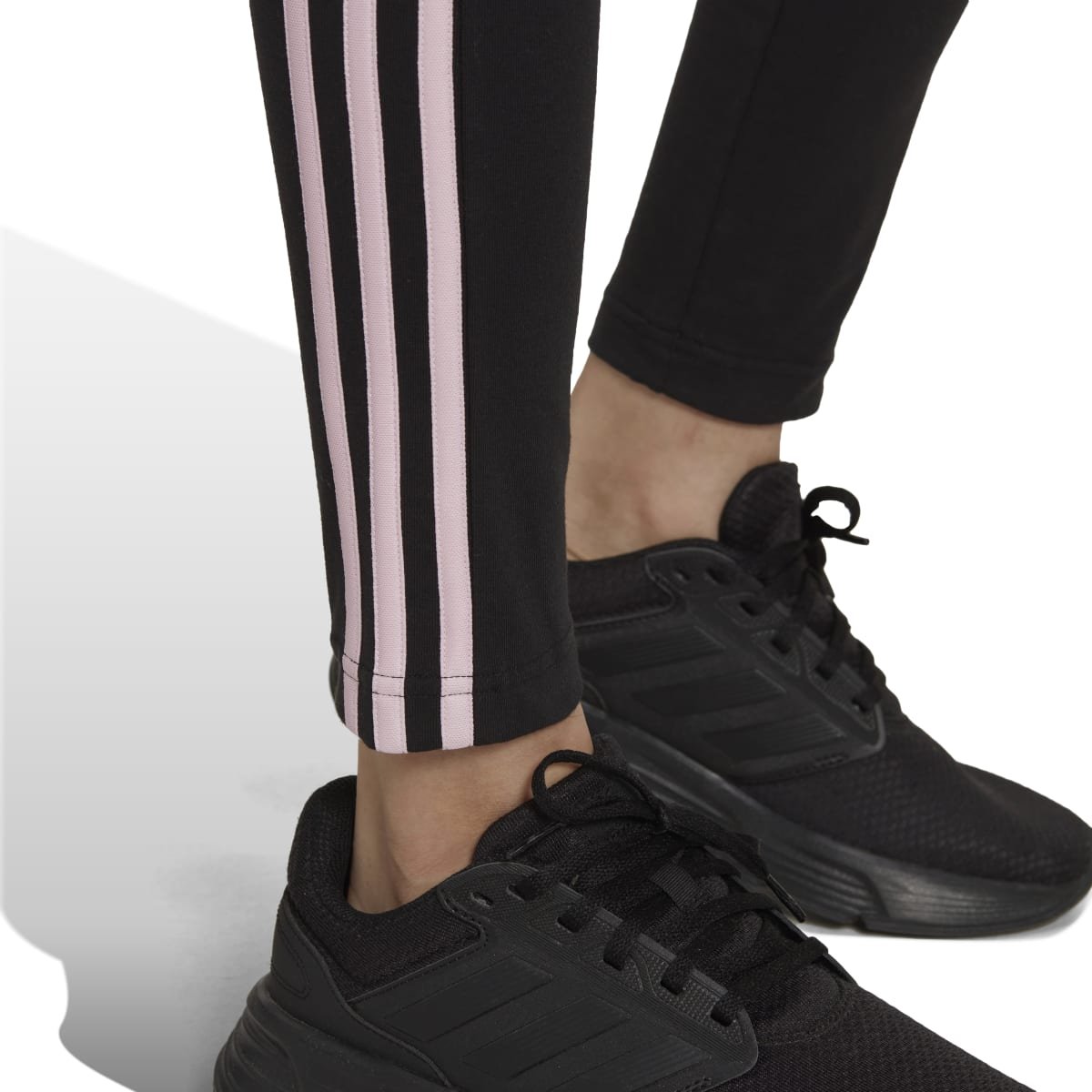 Legging adidas 3-Stripes Feminina  Legging é na Authentic Feet - AF Mobile